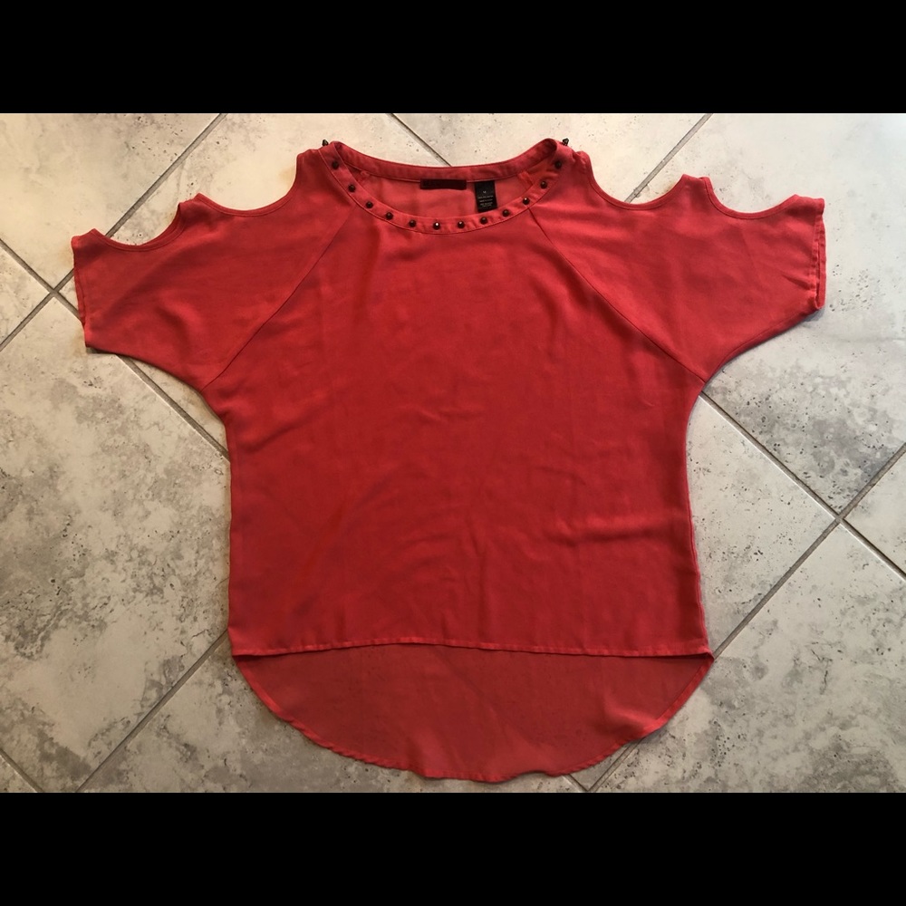 Rust colored BKE top w/revealing shoulders & arms